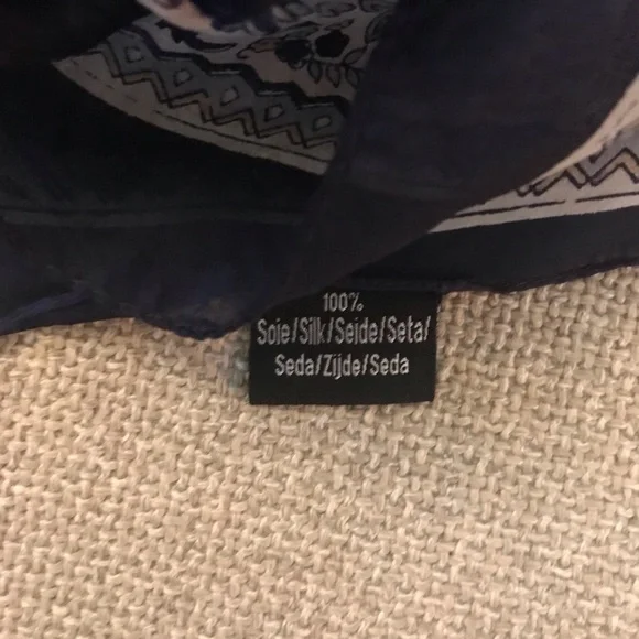 Large Floral Patterned Silk Scarf/Wrap in Blue, Cream and Gray - Picture 4 of 4